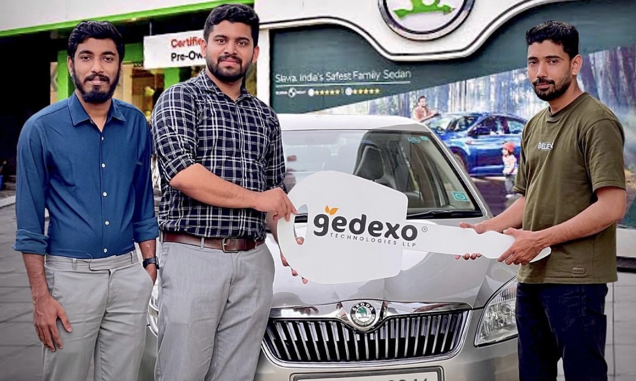 Gedexo CEO Presents Skoda Rapid Key to Outstanding Team Member